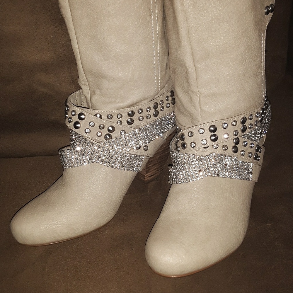 Like New "Not Rated" Boots - Picture 1 of 3